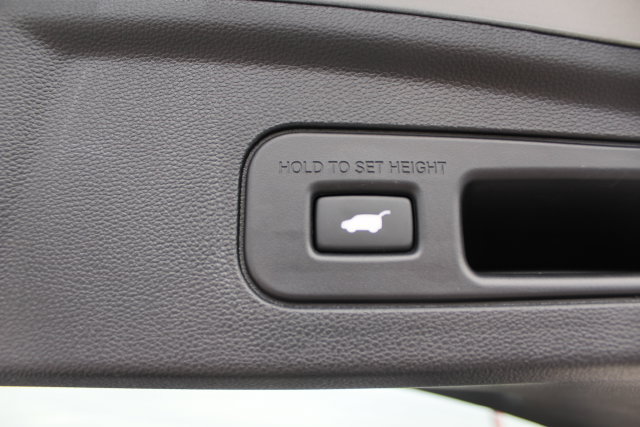 Used 2025 Acura MDX w/ Technology Package FWD image 29