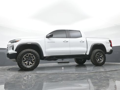 Used 2024 Chevrolet Colorado ZR2 w/ ZR2 Convenience Package III image 38