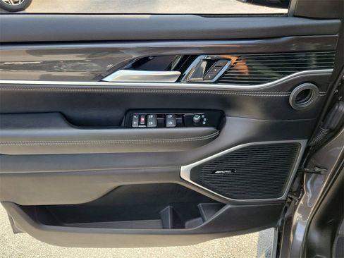 Used 2024 Jeep Wagoneer 4WD image 12