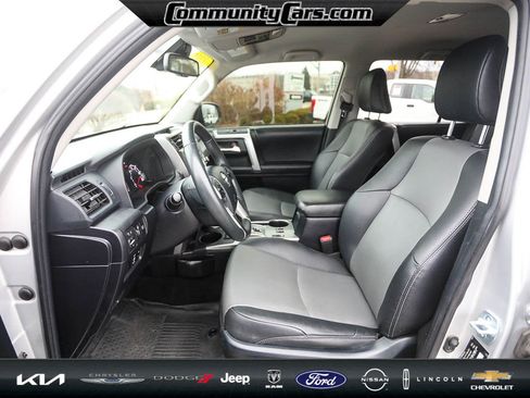 Used 2021 Toyota 4Runner SR5 Premium image 12