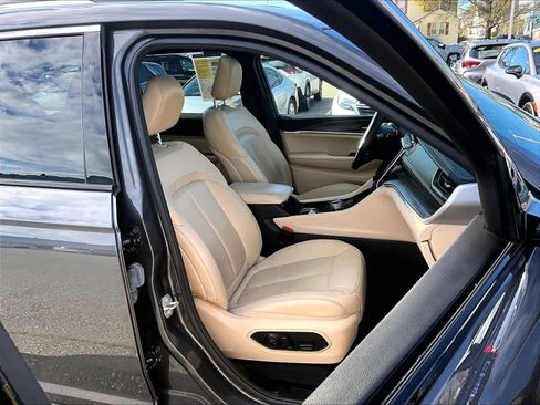 Used 2023 Jeep Grand Cherokee L Limited w/ Trailer Tow Group (B) image 11