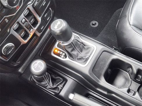 Used 2021 Jeep Wrangler Unlimited Sahara image 21