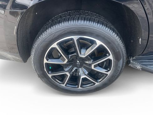 Used 2021 Chevrolet Tahoe RST w/ Luxury Package image 16