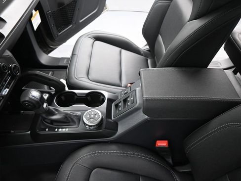 Certified 2025 Ford Bronco Badlands image 21