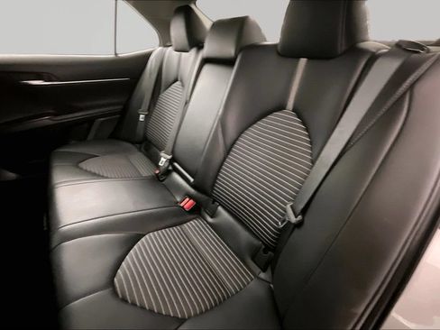 Used 2023 Toyota Camry SE FWD image 18