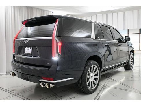 Used 2022 Cadillac Escalade ESV Premium Luxury Platinum image 7