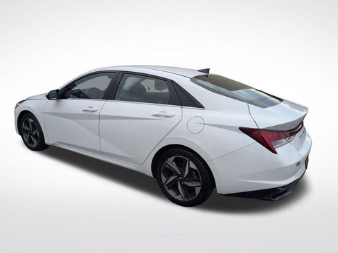 Certified 2023 Hyundai Elantra Limited w/ Cargo Package FWD image 4