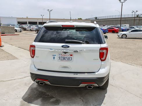 Used 2018 Ford Explorer XLT w/ Equipment Group 201A AWD/4WD image 8