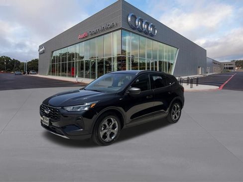 Used 2025 Ford Escape ST-Line FWD image 1