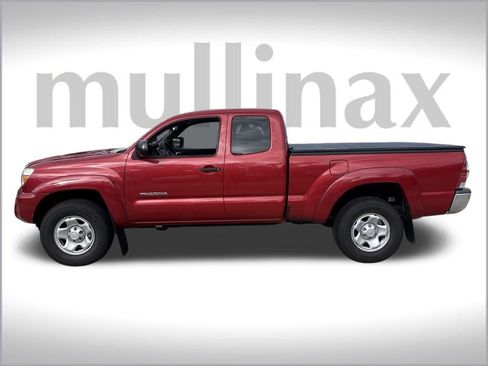 Used 2015 Toyota Tacoma 4x4 Access Cab V6 image 9