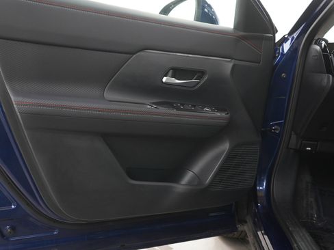 Used 2025 Nissan Kicks SR AWD/4WD image 19