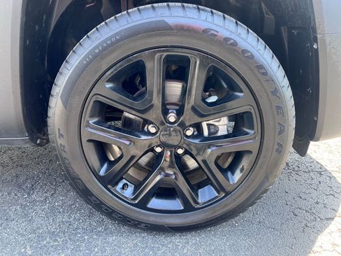 Used 2023 Jeep Renegade Altitude image 21