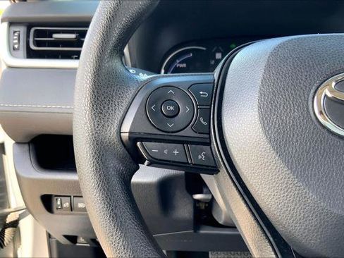 Certified 2025 Toyota RAV4 LE image 23