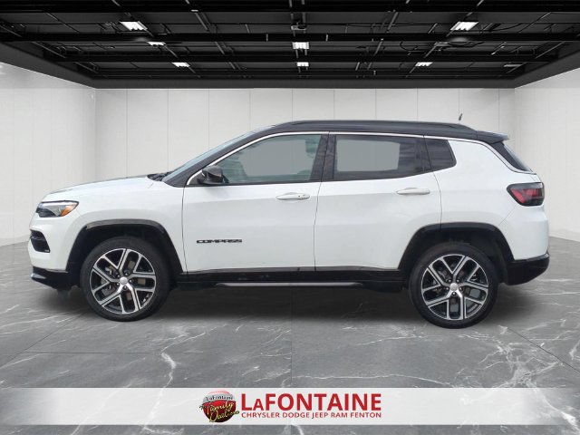 Used 2024 Jeep Compass Limited w/ Elite Group AWD/4WD image 2