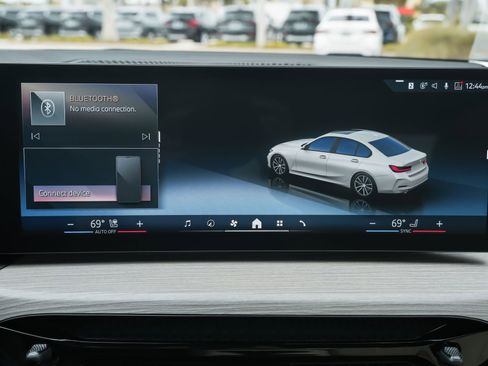 Used 2025 BMW 330i Sedan image 14