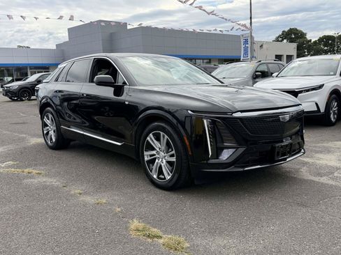 Used 2024 Cadillac Lyriq Tech w/ LPO, Floor Liner Package AWD/4WD image 2