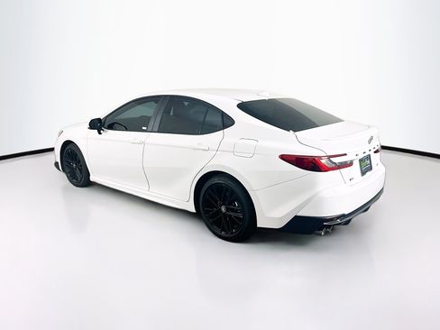 Used 2026 Toyota Camry SE FWD image 5