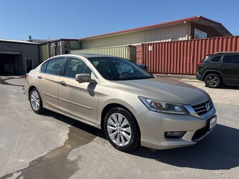 Used 2014 Honda Accord EX image 1