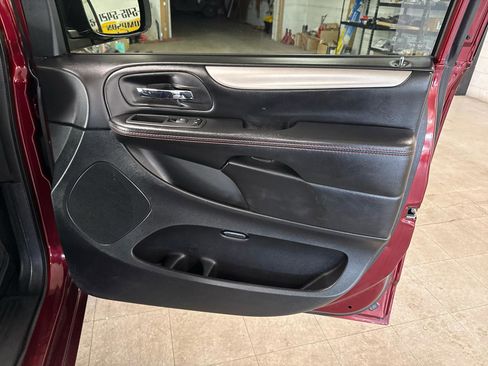 Used 2019 Dodge Grand Caravan GT image 59