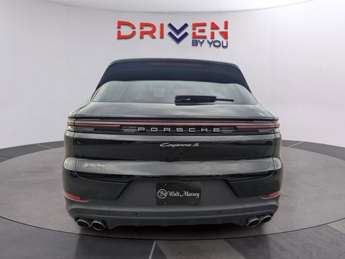 Used 2024 Porsche Cayenne S image 4