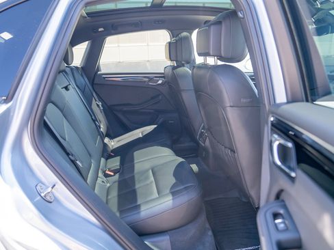 Certified 2026 Porsche Macan AWD/4WD image 24