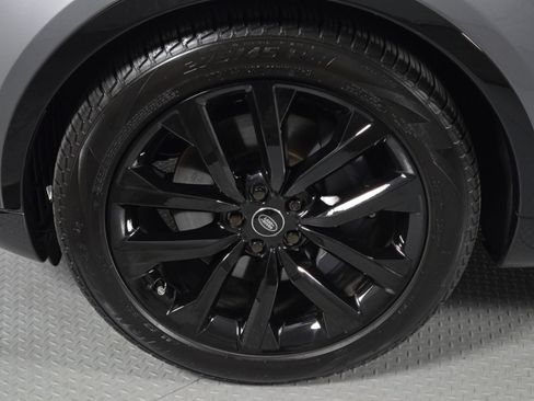Used 2026 Land Rover Discovery Limited Edition AWD/4WD image 9
