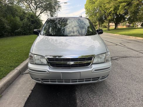 Used 2002 Chevrolet Venture Warner Brothers w/ Trailering Pkg FWD image 8