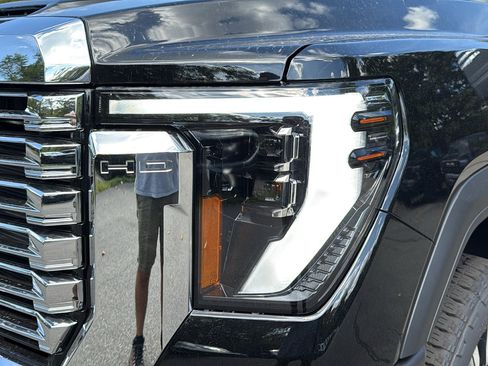 New 2026 GMC Sierra 2500 Denali w/ Denali Reserve Package image 5