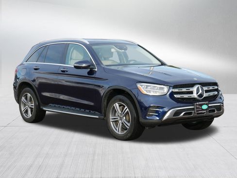 Used 2020 Mercedes-Benz GLC 300 4MATIC image 3