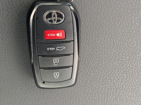 Used 2026 Toyota Camry SE w/ Convenience Package image 36