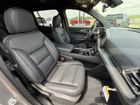 Used 2026 Chevrolet Traverse LT FWD image 38