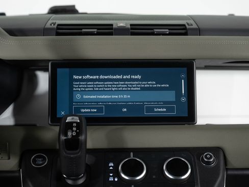 Used 2020 Land Rover Defender 110 S image 33