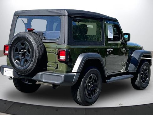 Used 2022 Jeep Wrangler Sport AWD/4WD image 9