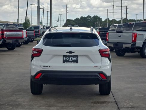 Used 2026 Chevrolet Trax RS w/ Sunroof Package FWD image 6