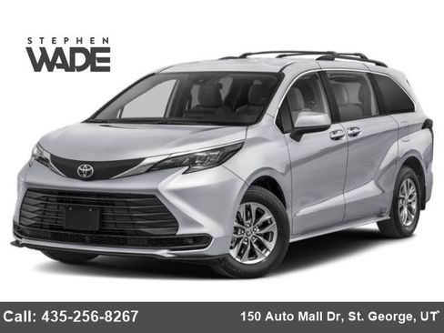 Used 2025 Toyota Sienna LE FWD image 1