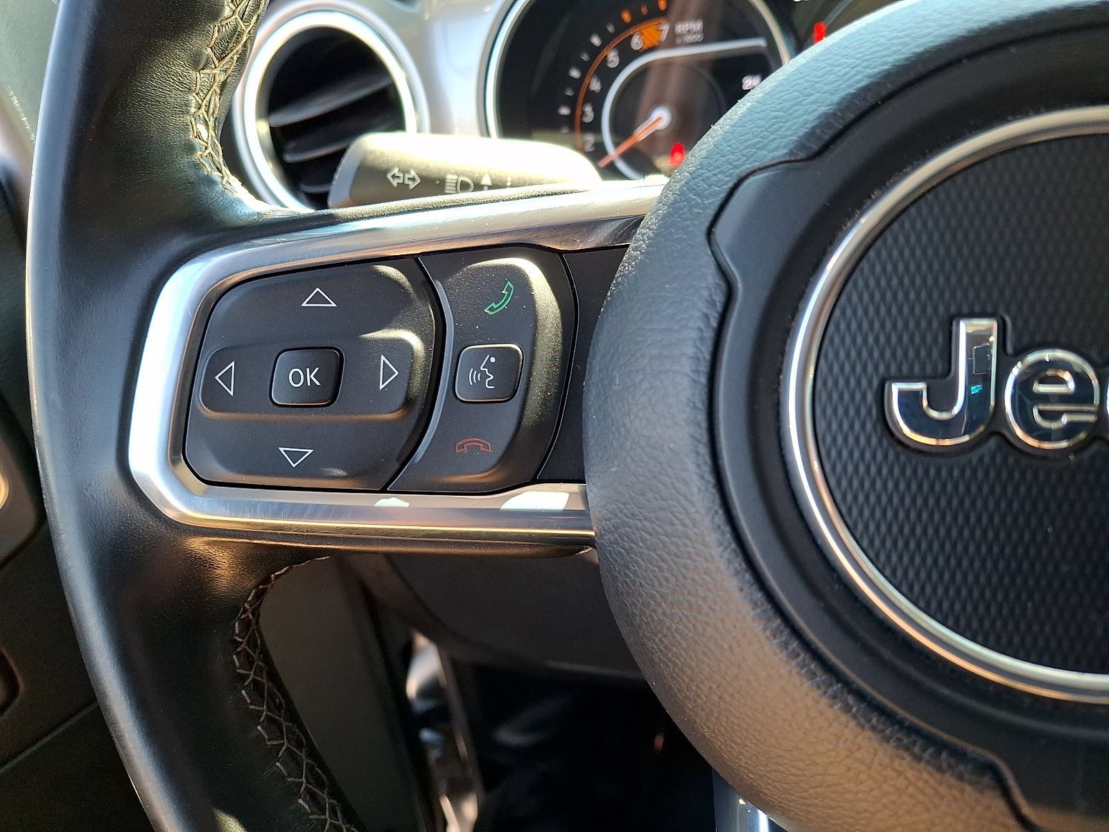 Used 2020 Jeep Wrangler Unlimited Sahara AWD/4WD image 19