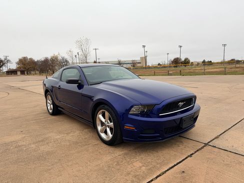Used 2014 Ford Mustang Coupe image 28