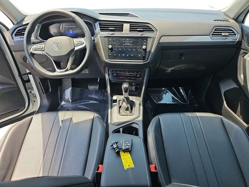 Used 2023 Volkswagen Tiguan SE FWD image 10