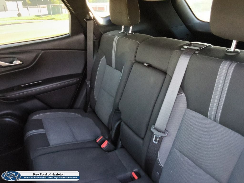 Used 2025 Chevrolet Blazer LT FWD image 18