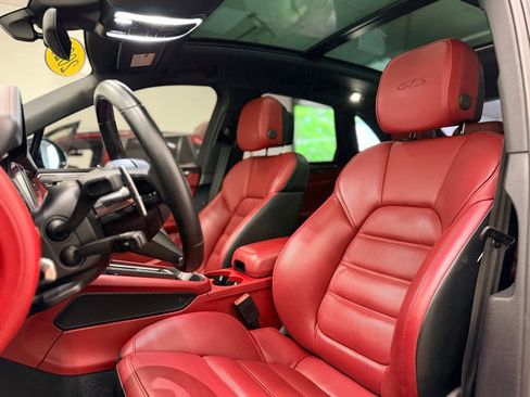 Used 2023 Porsche Macan GTS AWD/4WD image 12