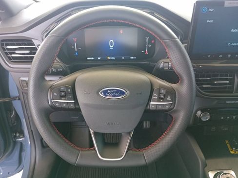 Used 2025 Ford Escape ST-Line w/ Tech Pack #1 FWD image 13