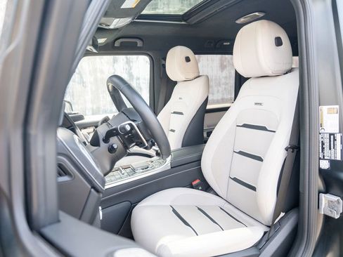 Used 2025 Mercedes-Benz G 63 AMG 4MATIC image 22