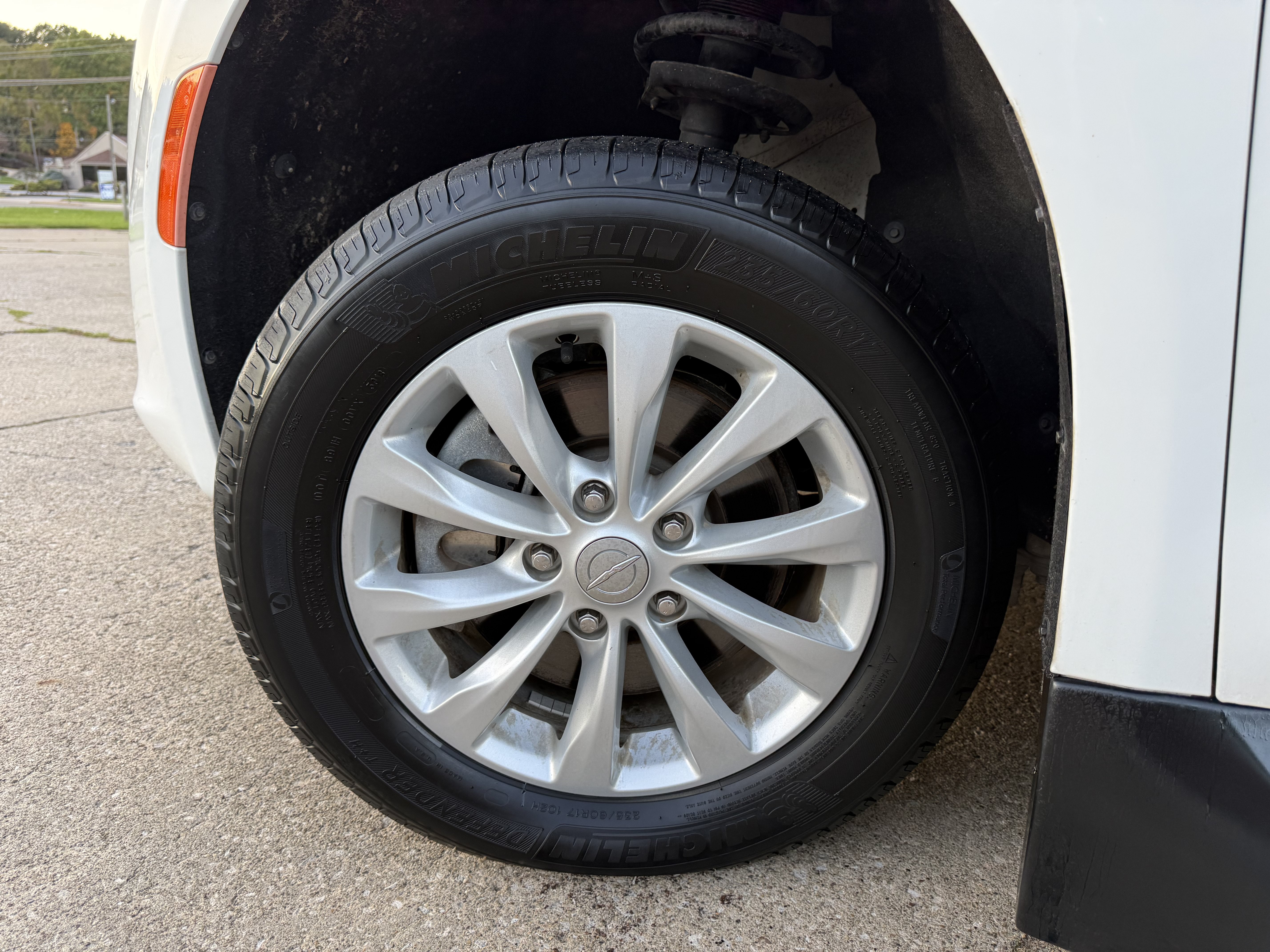Used 2017 Chrysler Pacifica Touring-L FWD image 34