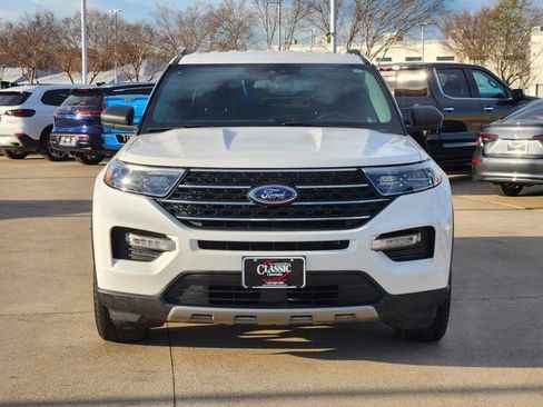 Used 2021 Ford Explorer XLT w/ Equipment Group 202A image 10