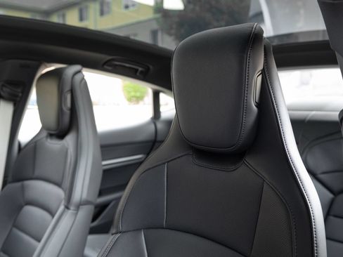 Certified 2026 Porsche Taycan AWD/4WD image 24