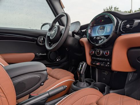 Used 2023 MINI Cooper S w/ Signature Upholstery Package FWD image 15