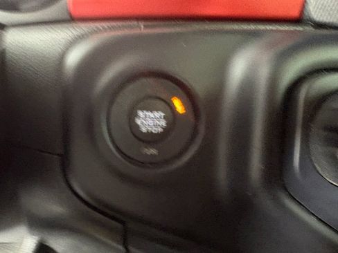 Used 2019 Jeep Wrangler Unlimited Rubicon w/ Cold Weather Group AWD/4WD image 20