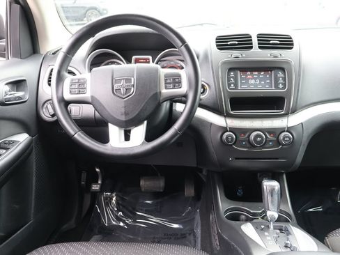 Used 2019 Dodge Journey SE w/ Premium Group FWD image 19