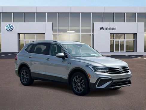 Used 2022 Volkswagen Tiguan SE AWD/4WD image 7