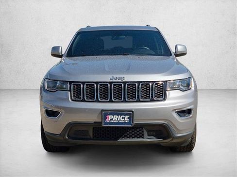 Used 2020 Jeep Grand Cherokee Laredo AWD/4WD image 2